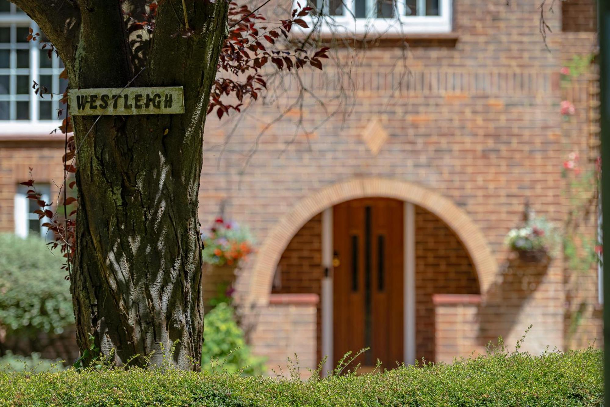 Westleigh Hotel Ashtead Luaran gambar